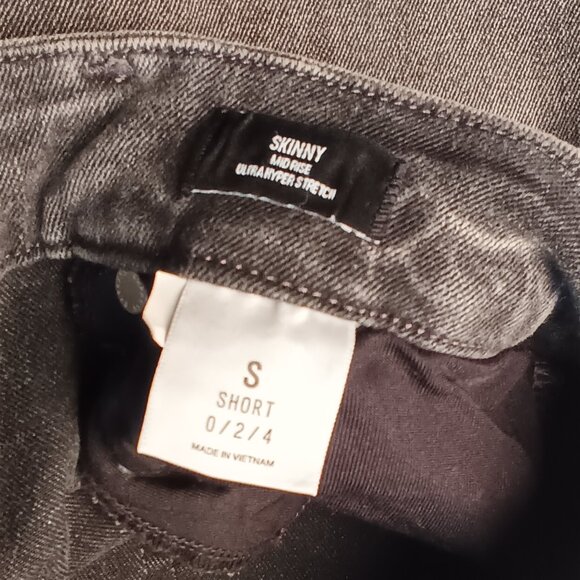 Express Jeans Size 2 Short Buttonfly Mid Rise Skinny Leg Gray Color - Picture 5 of 9